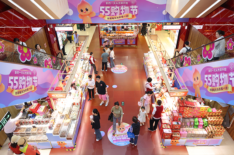 China’s Consumption Picks Up Pace in May as Industry and Investment Slow