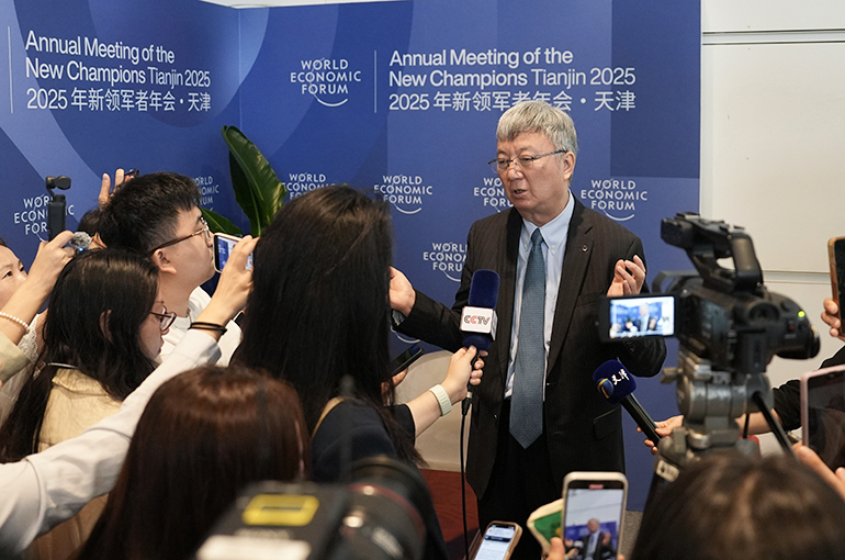 Experts Weigh In on AI’s Impact on Jobs at Summer Davos
