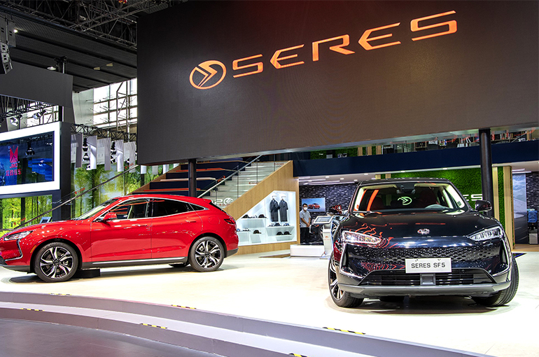 Seres Drops Despite Chinese Carmaker Expecting Up to 97% Surge in First-Half Profit