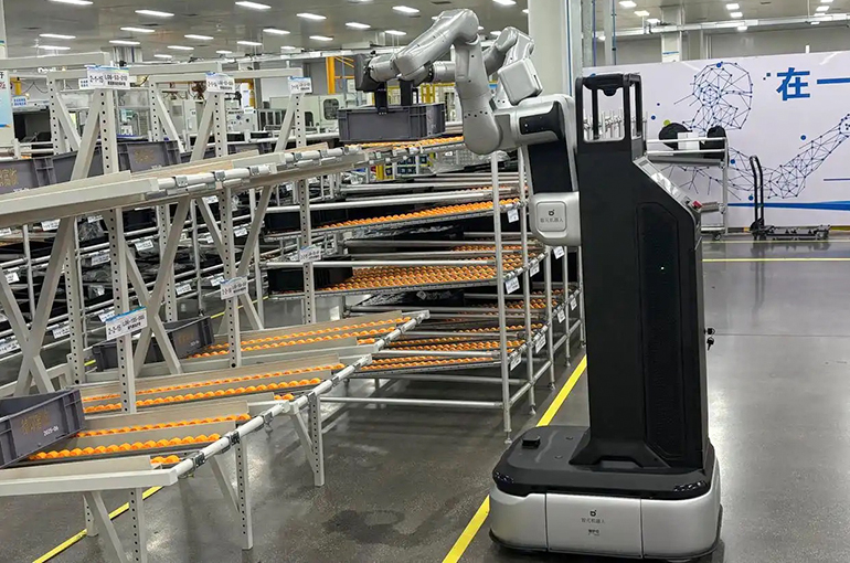 AgiBot Robot Starts at Fulin Precision Plant, Could Potentially Replace Two Human Workers