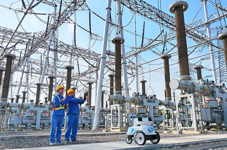 Chinese Energy Firms Gear Up for Record Summer Power Demand Amid Scorching Heat