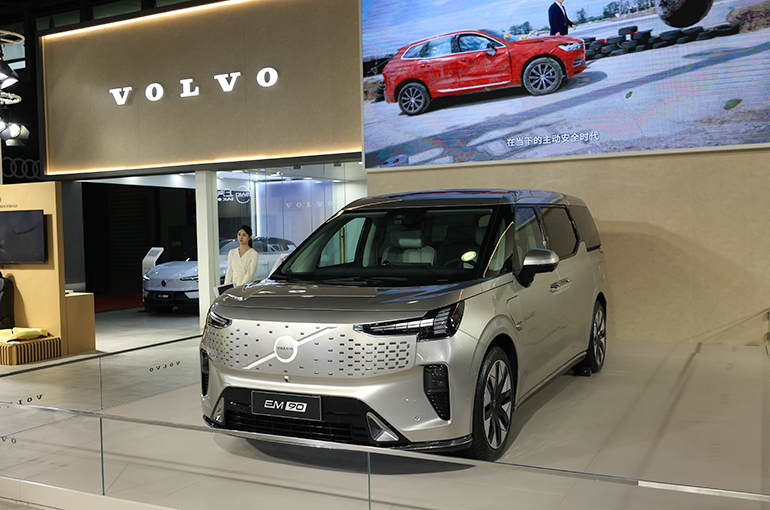 Geely-Owned Volvo to Swap Sales Targets for Service Quality in Dealer Shakeup