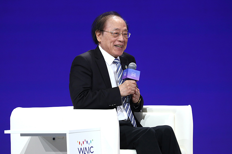 AI’s Rapid Rise Demands Urgent Global Control, Chinese Turing Laureate Says