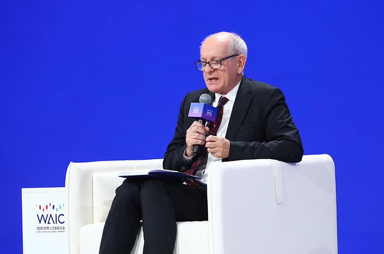 AI Expert Stuart Russell Urges AI ‘Arms Race’ End, Safety First