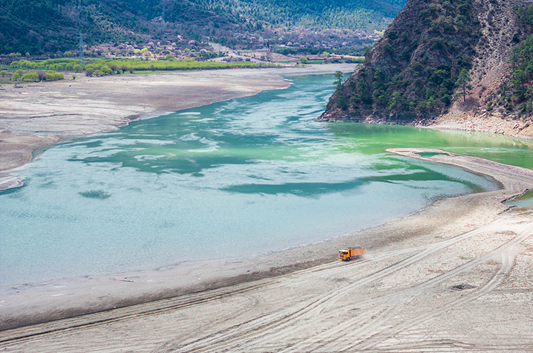 China Mega Dam Builder Appoints First Chairman, GM