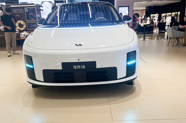 China's Li Auto Launches Premium Electric SUV to Take on Tesla, Nio