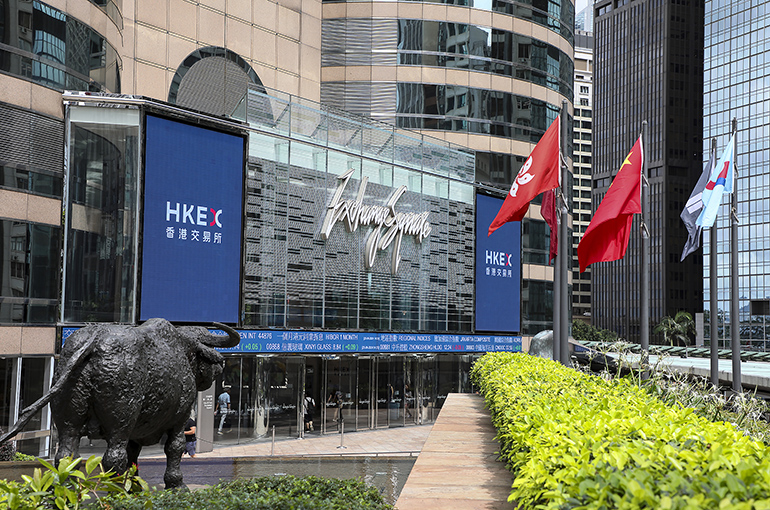 Hong Kong Bourse’s Plan to Cut Minimum Spread May Swell Market Liquidity, Insiders Say