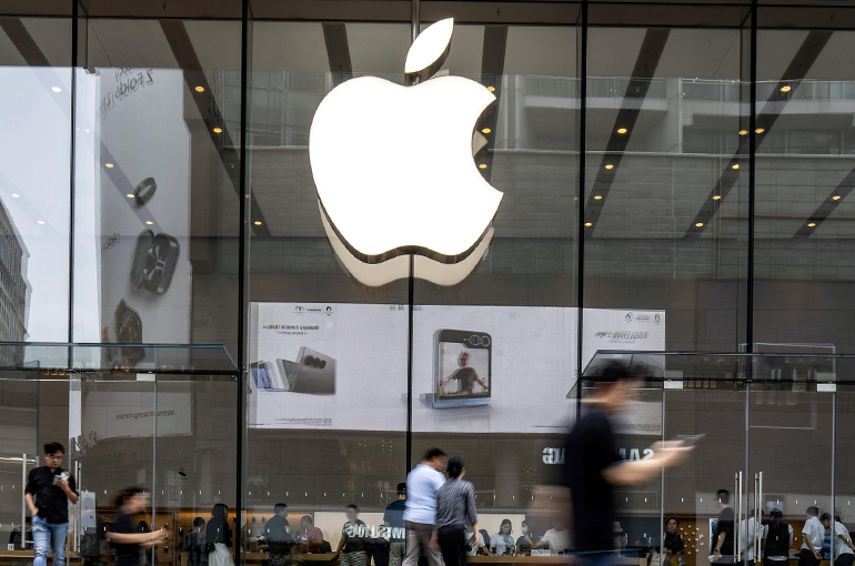 Apple Sees First China Sales Growth in Two Years as Subsidies Kick In