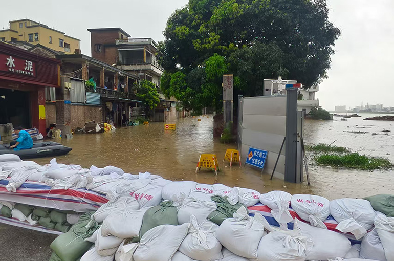 Heavy Rain Pummels China’s Guangdong Province, Triggering Floods