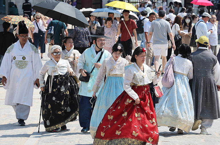 South Korea to Implement Temporary Visa-Free Entry for Chinese Group Tours to Attract Golden Week Travelers