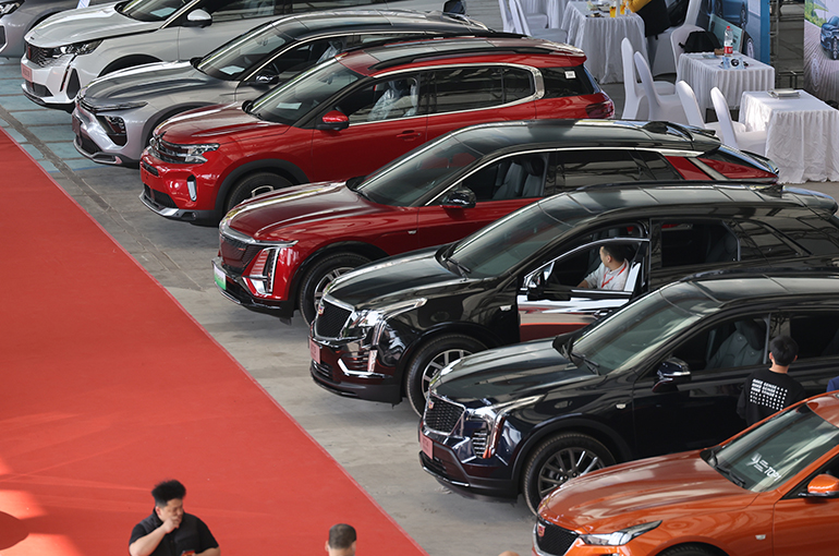 China’s Car Market Posts New Records for Third Straight Month as Price War Ebbs