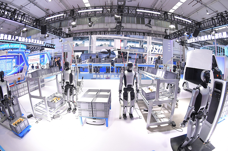 China's Industrial Robot Installations Rose 5% Last Year Amid Global Decline