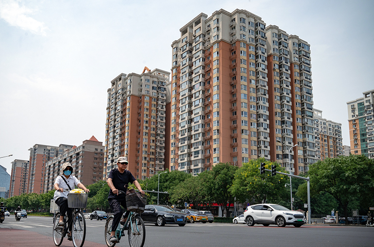 Beijing’s Home Viewing Jumps After Chinese Capital Lifts Curbs on Suburban House Buying