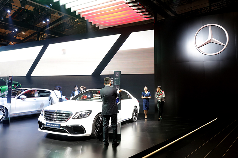 Mercedes-Benz's Sales in China Sink to Nearly Five-Year Low in July