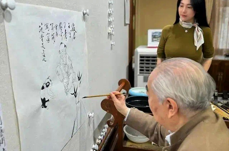 Famous 87-Year-Old Chinese Painter Fan Zeng Gets Caught in Dispute Between 37-Year-Old Wife, Children