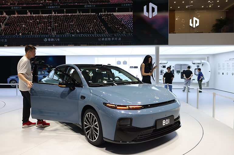 Leapmotor Gains After Chinese EV Startup Logs First Semiannual Profit