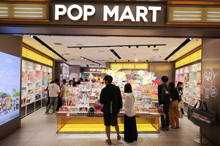 Pop Mart Soars After Labubu Maker Lifts Annual Sales Forecast by a Third to USD4.2 Billion