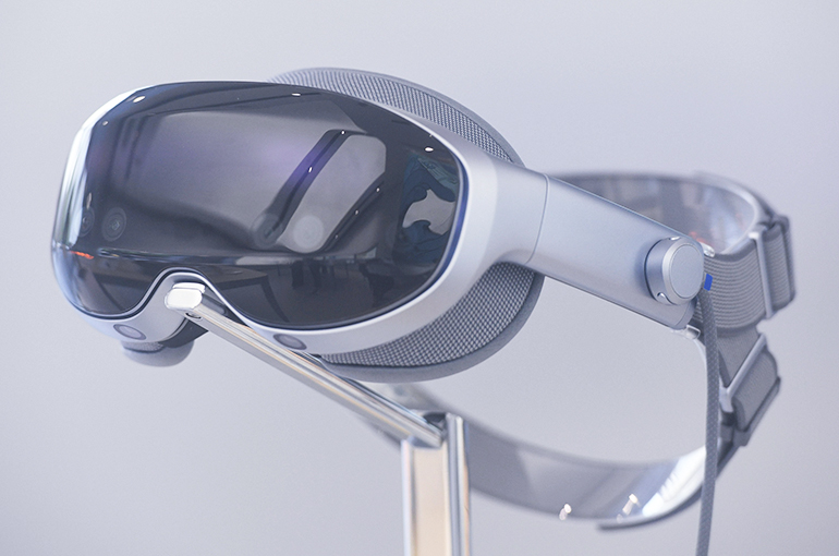Vivo Debuts Mixed Reality Headset as Chinese Phone Maker Sets Its Sights on Robotics Sector