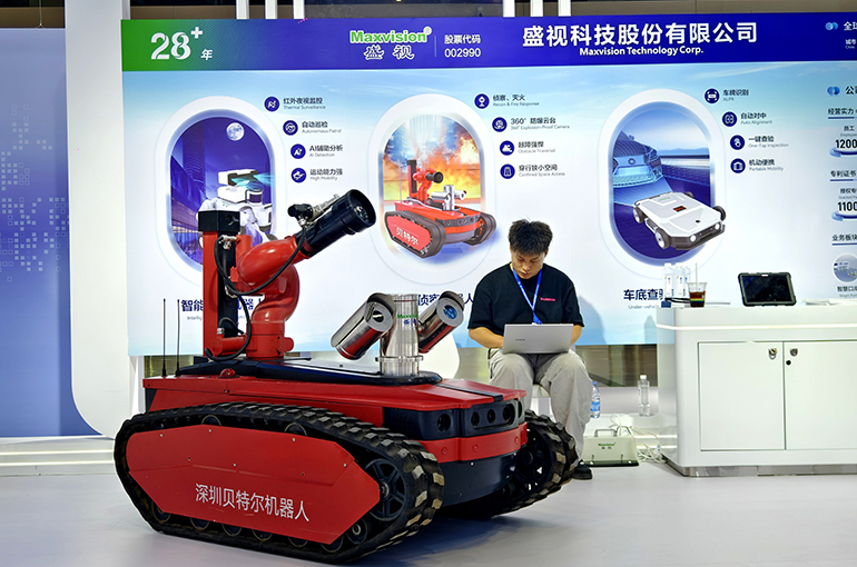 China's Maxvision Plans Toy Robot Line After Buying Assets of French Android Maker Aldebaran