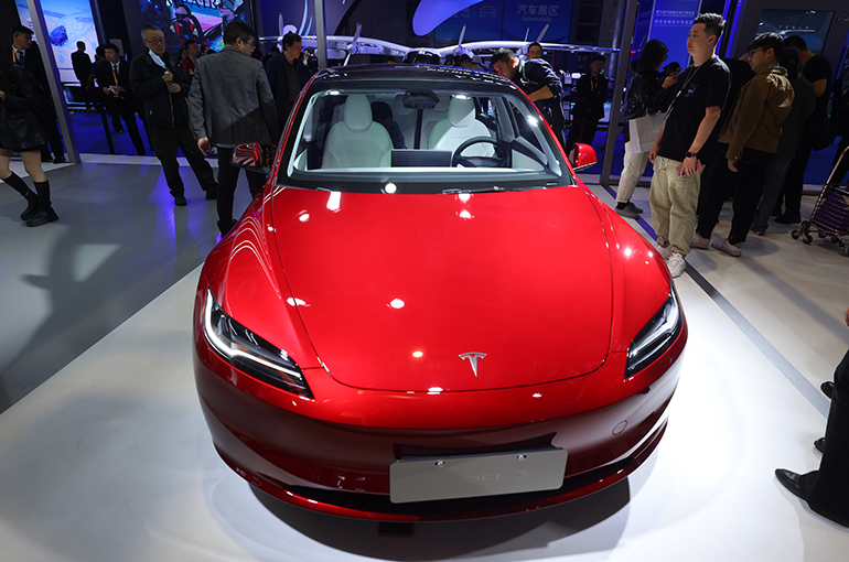 Tesla China Cuts Price of New Model 3 Long Range RWD Version