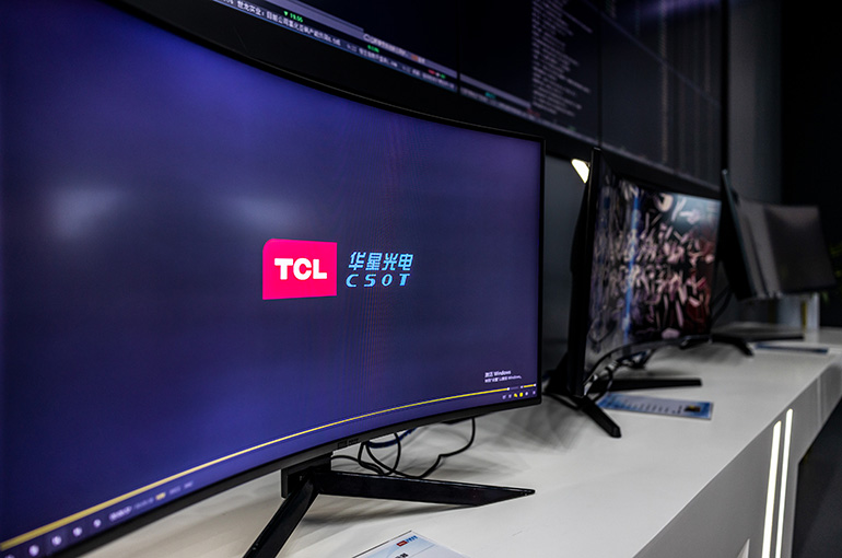 Chinese Mainland Screen Makers’ Global Revenue Share Exceeds Half for First Time
