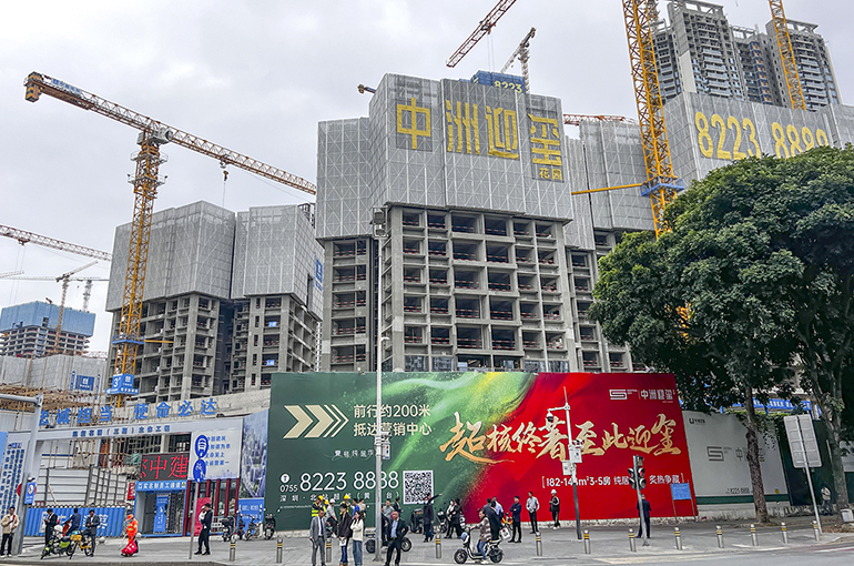 Viewings Jump in Shenzhen as Last of China’s First-Tier Cities Eases Home-Buying Curbs