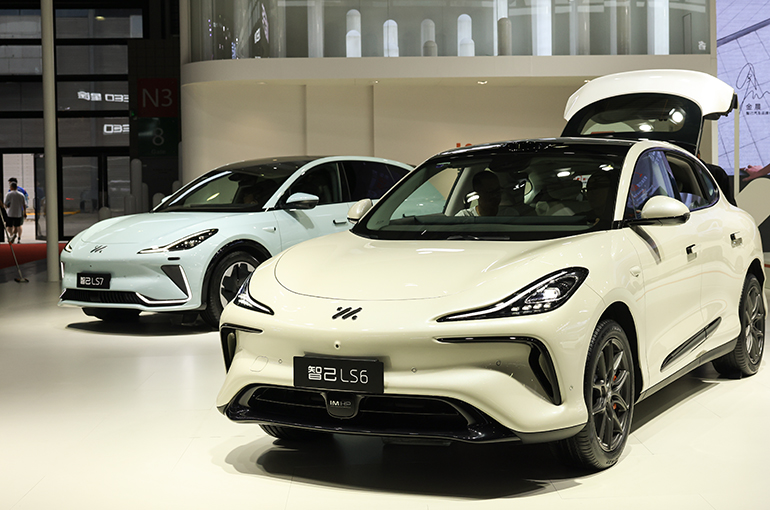 SAIC’s IM Motors Doesn't Expect Parent's New Auto Venture With Huawei to Derail Annual Sales Plans