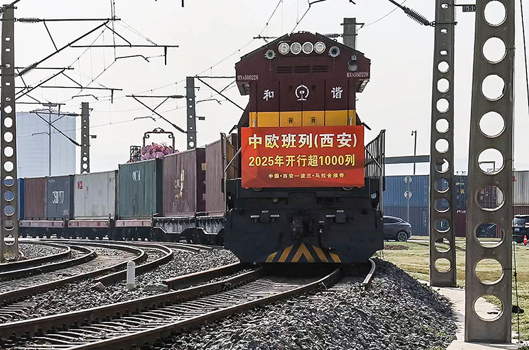 Over 130 China-Europe Freight Trains Get Stranded After Poland Shuts Border With Belarus