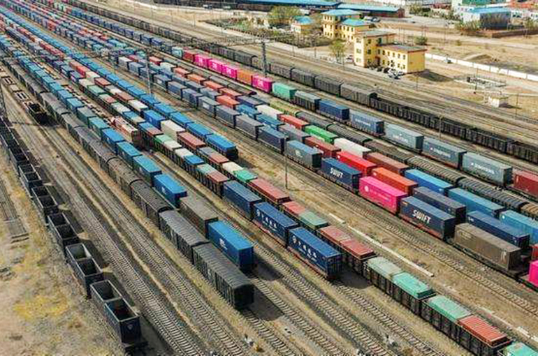 Poland to Reopen Key EU Border, Clearing Backlog of Chinese Freight Trains