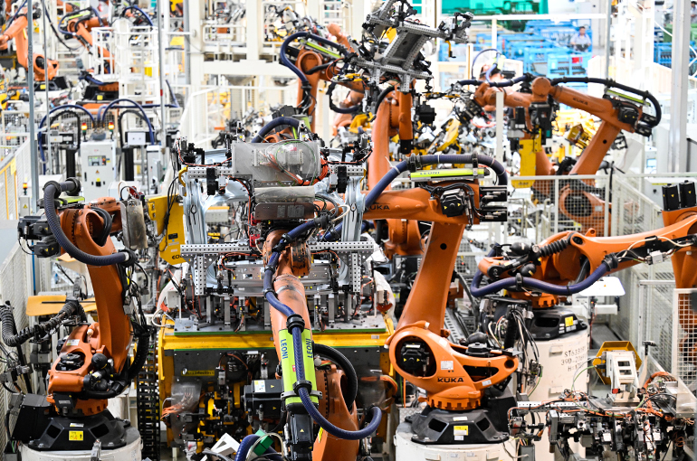 China’s Factory Activity Keeps Improving Despite Remaining in Contraction Territory for Sixth Month