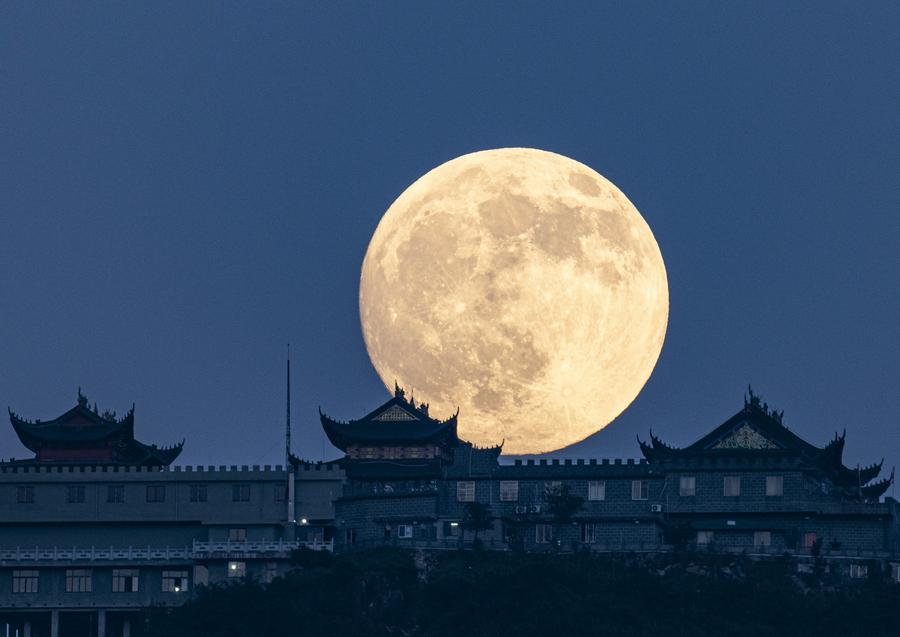 Lunar Farside Mantle Cooler Than That of Near Side: Study