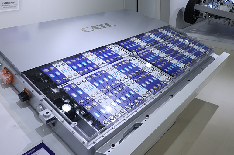 Chinese Scientists Develop Tech to Tear Down Solid-State Batteries' Mass Production Barrier