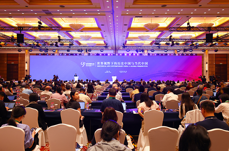 Scholars Call For Fresh Perspective on China Studies at Shanghai Conference