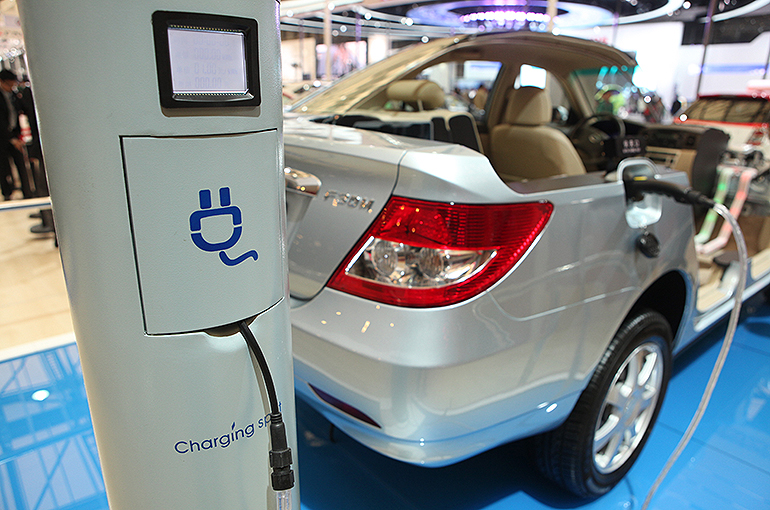 China Aims to Double Its Electric Vehicle Charging Service Capacity Within Three Years