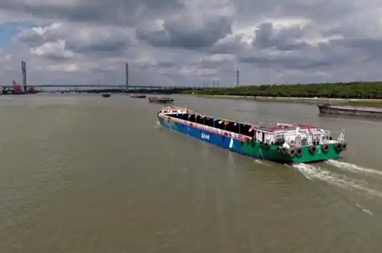 World's First Methanol-Electric Cargo Vessel Is Put in Use in Shanghai