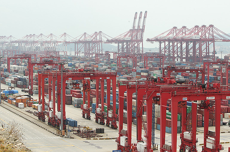 Shanghai’s Third-Quarter Trade Jumps 21% on High-Tech Exports, Market Diversification