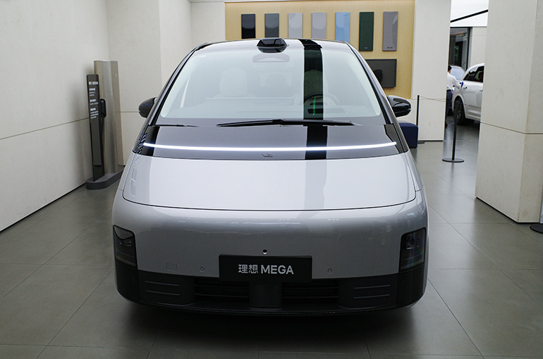 China's Li Auto to Recall Over 11,400 Li Mega MPVs After Fire Incident