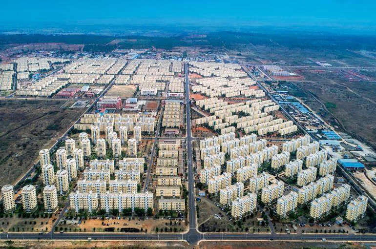 Major Chinese Builders Seek Global Projects as Domestic Market Weakens