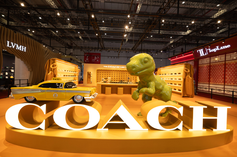 [CIIE] Coach, Kate Spade Owner to Open 100 New Stores in China in Next Few Years