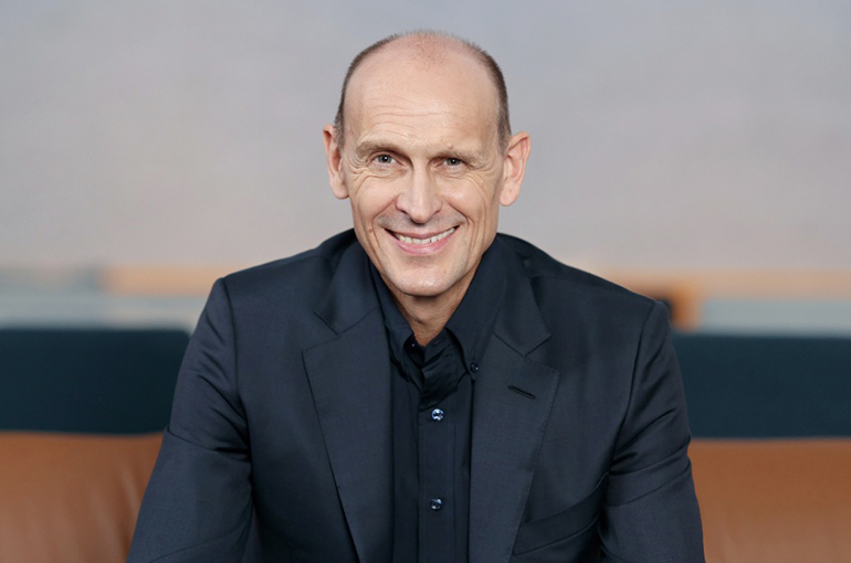 [CIIE] Volkswagen Unveils Smart Tech, Local Alliances at CIIE to Drive China EV Push