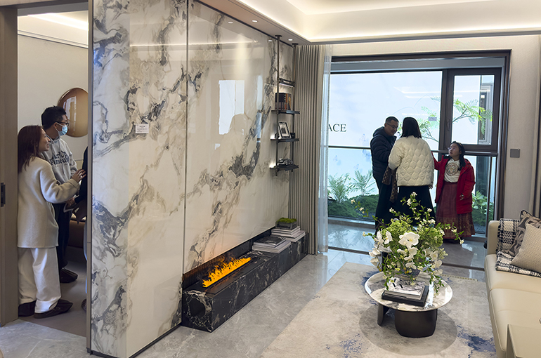 China’s Housing Market War Heats Up With Discounts and Free Trial Stays