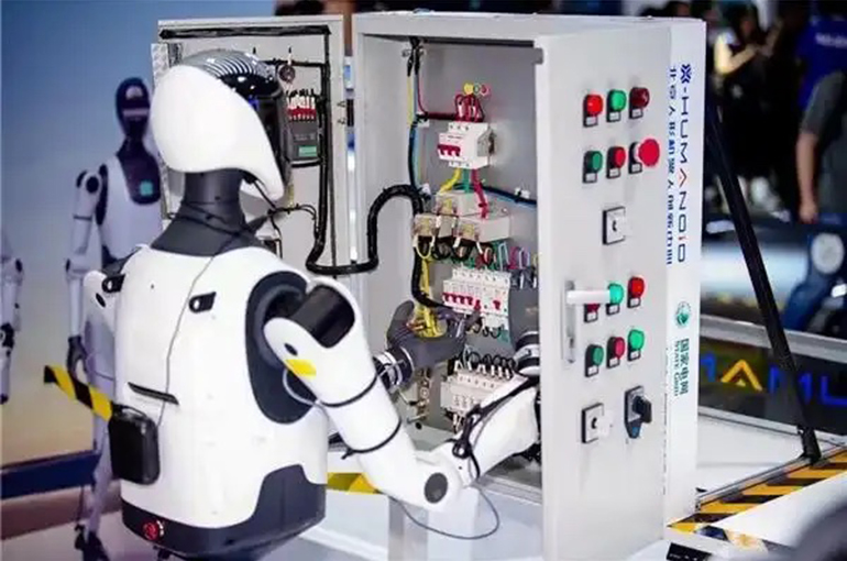 Chinese Robotics Firms Roll Out Open Platforms as Focus Shifts From Dexterity to Usability