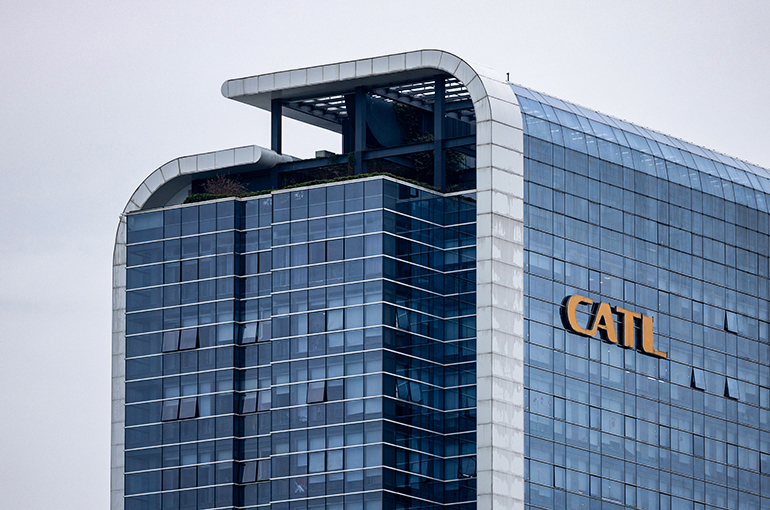 CATL Drops After Revealing Major Shareholder to Pare Stake in Chinese Battery Giant