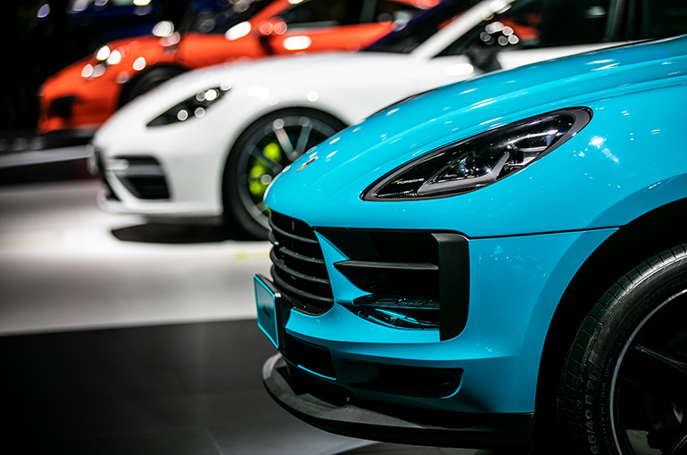 Chinese Used Luxury Car Dealers Struggle Amid Tumbling Prices