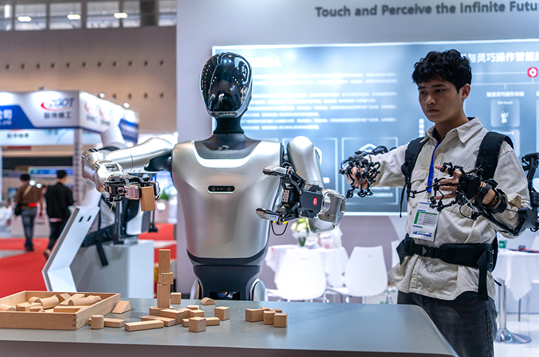 Chinese Insurers Launch New Humanoid Robot Products Amid Growing Risks of Accidents