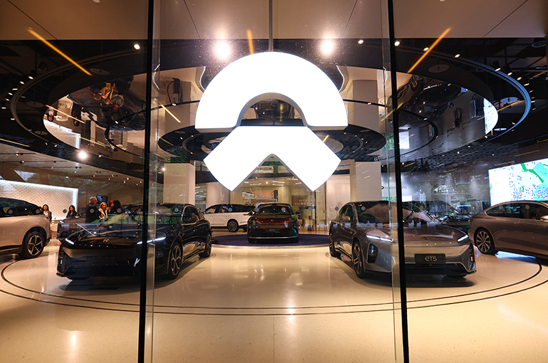 Nio Drops After Chinese Carmaker Says Gov't Subsidy Cuts Will Harm Fourth-Quarter Deliveries