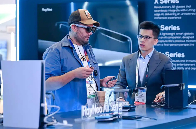 Small AI Eyewear Firms in China’s Pearl River Delta Drive Growth Through Brand Tie-Ups, New Products