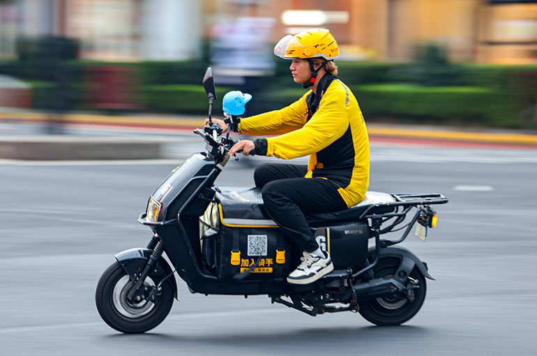 Meituan Turns a Loss in Third Quarter Amid Subsidy War in China's Food Delivery Sector