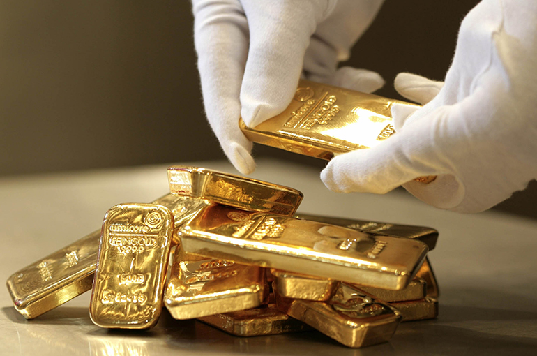 China’s Forex Reserves Hit 10-Year High in November; Gold-Buying Rush Continues