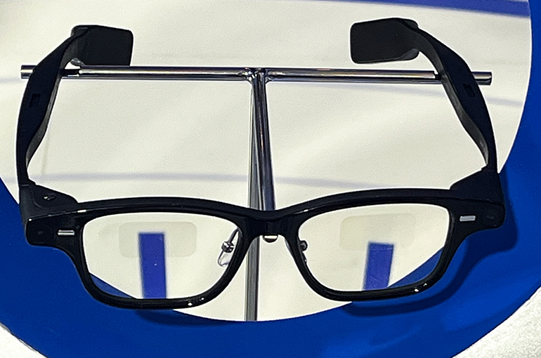 Alibaba's Parts Suppliers Scramble to Ramp Up Output as Demand for Its AI Glasses Explodes